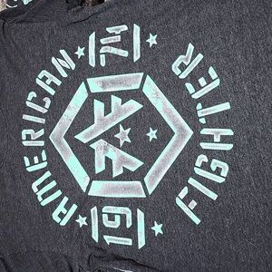 AMERICAN FIGHTER DESIGNED EXCLUSIVELY FOR BUCKLE GRAPHIC CREW-NECK TEE-SHIRT MED